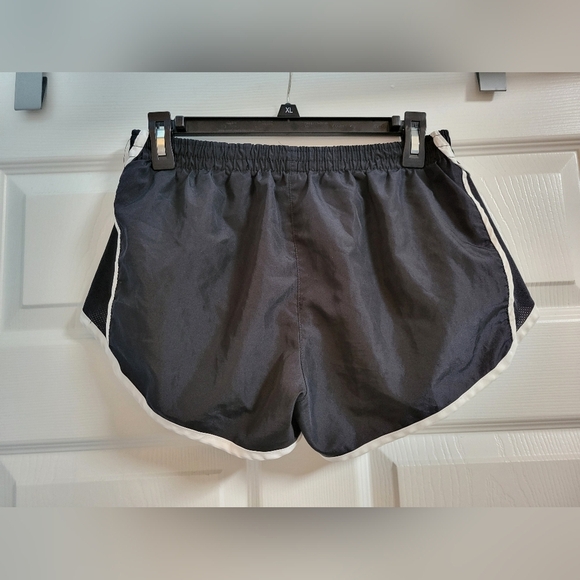 Umbro Women's Black Athletic Shorts with White Trim Size M - Picture 4 of 8